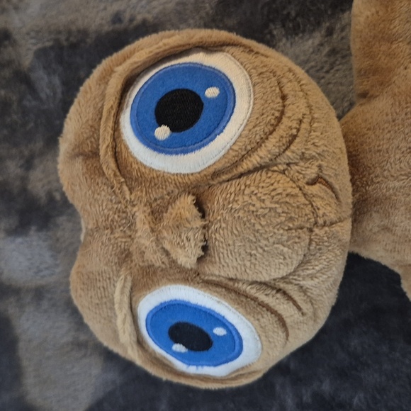 E.T. the Extra-Terrestrial Plush From Universal Studios. - Picture 4 of 4